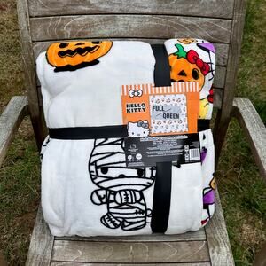 HELLO KITTY Halloween Fall White Blanket Full/Queen 90x90 Plush Witch Ghost NEW
